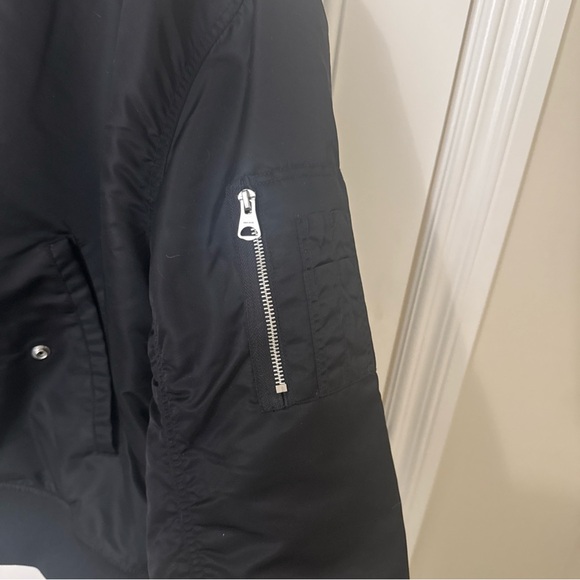 H&M Men's Classic Black Bomber Jacket - Picture 4 of 4